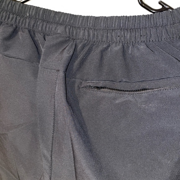 Banana Republic men’s slim fit, 32 x 32 black pants with elastic in waist - Picture 5 of 6